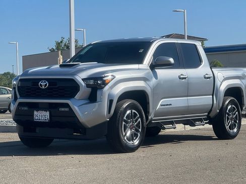 Certified 2024 Toyota Tacoma TRD Sport w/ TRD Sport Upgrade Package AWD/4WD image 10