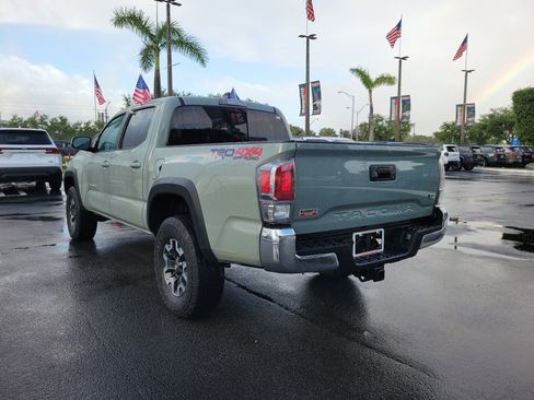 Used 2022 Toyota Tacoma TRD Off-Road AWD/4WD image 9