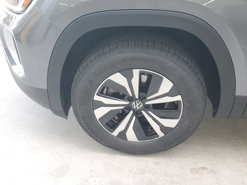 Certified 2024 Volkswagen Atlas SE FWD image 13