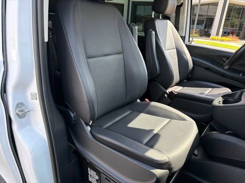 Used 2023 Mercedes-Benz Metris Passenger image 31
