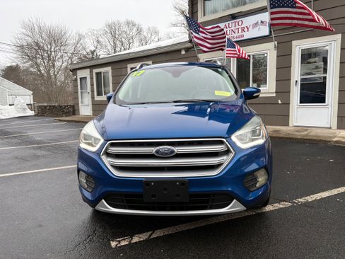 Used 2017 Ford Escape Titanium image 3