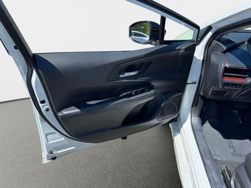 Used 2024 Toyota Prius Prime FWD image 39