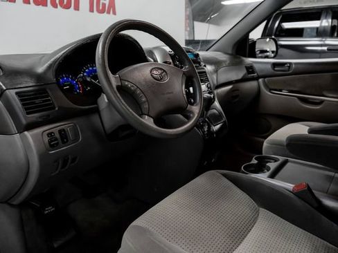 Used 2008 Toyota Sienna LE image 3