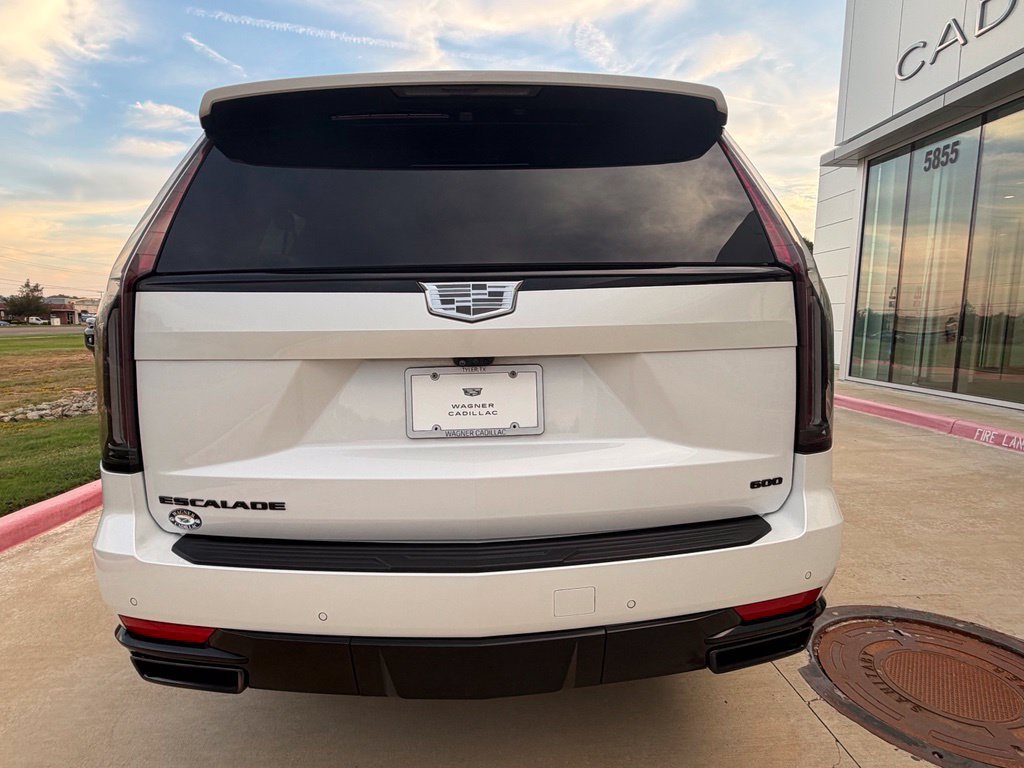 Used 2024 Cadillac Escalade ESV Sport Platinum w/ LPO, ONYX Package AWD/4WD image 4