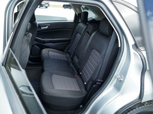 Used 2020 Ford Edge SE image 31