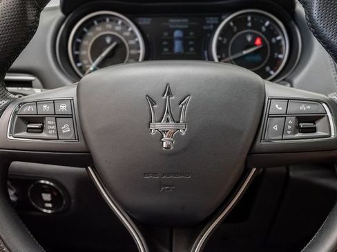 Used 2023 Maserati Levante GT AWD/4WD image 12