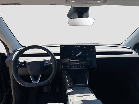 Used 2026 Tesla Model Y 2WD image 23