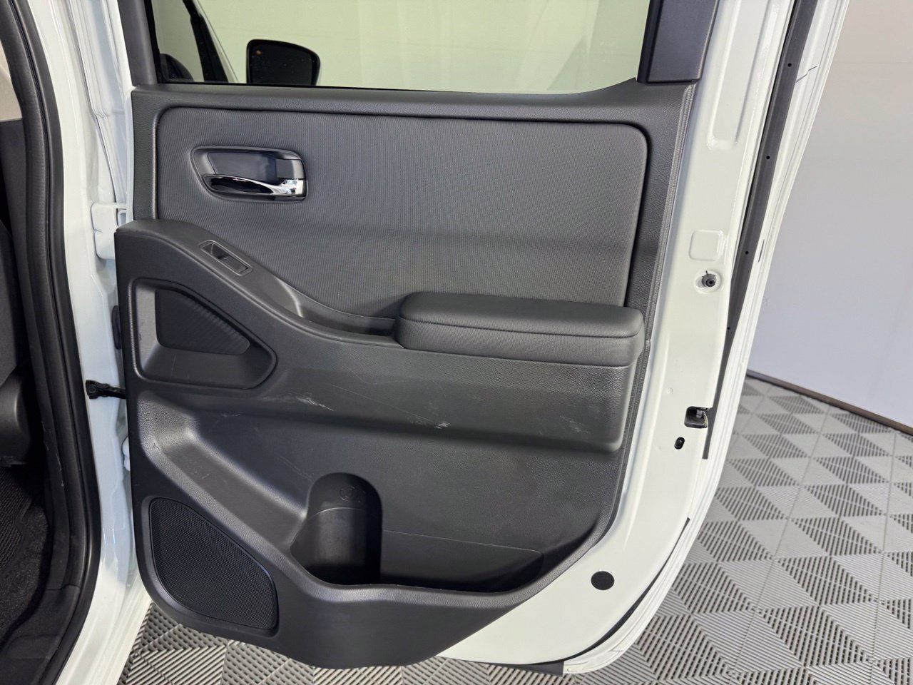 Used 2024 Nissan Frontier SV RWD image 29