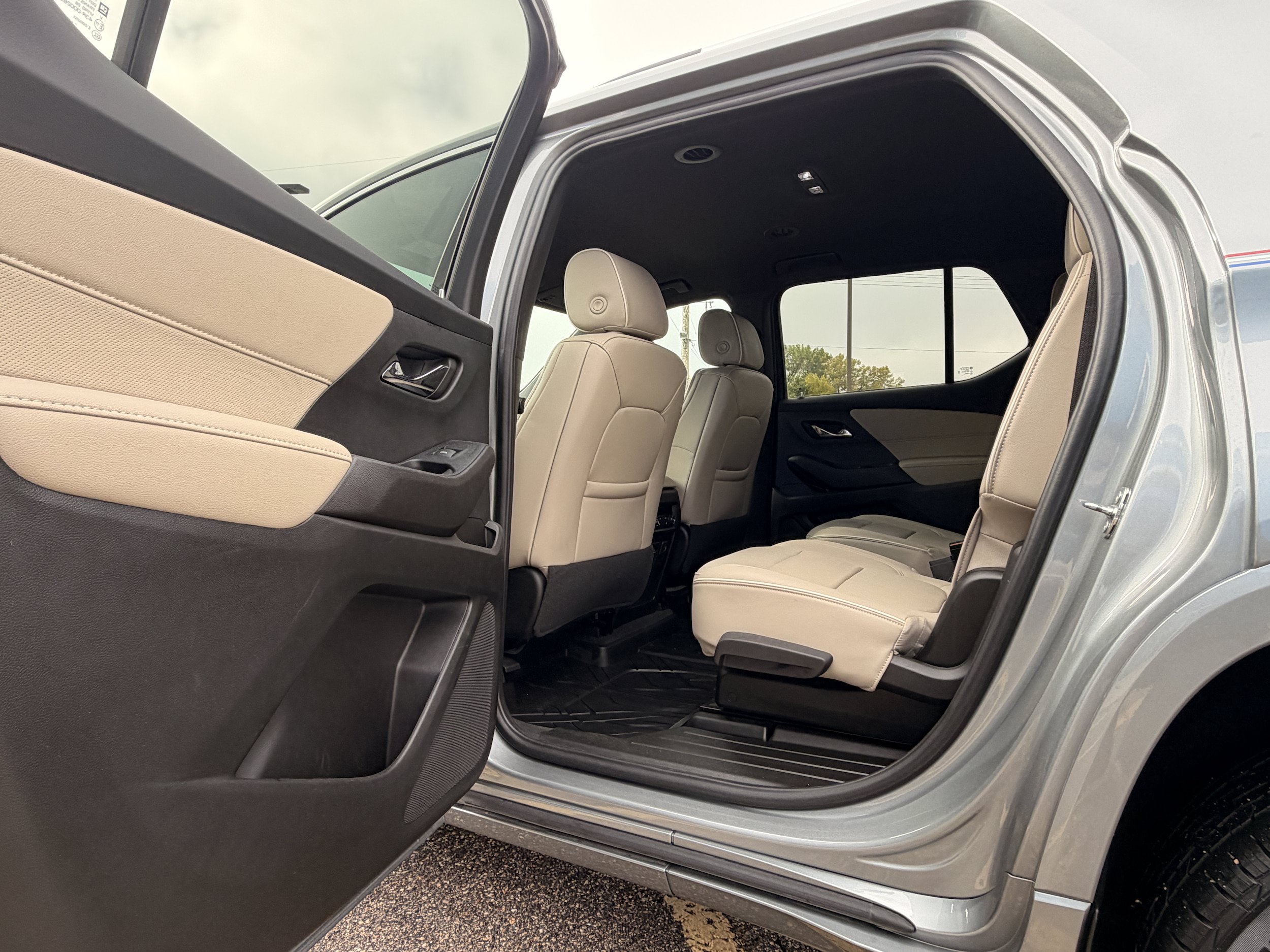 Used 2023 Chevrolet Traverse Premier AWD/4WD image 5