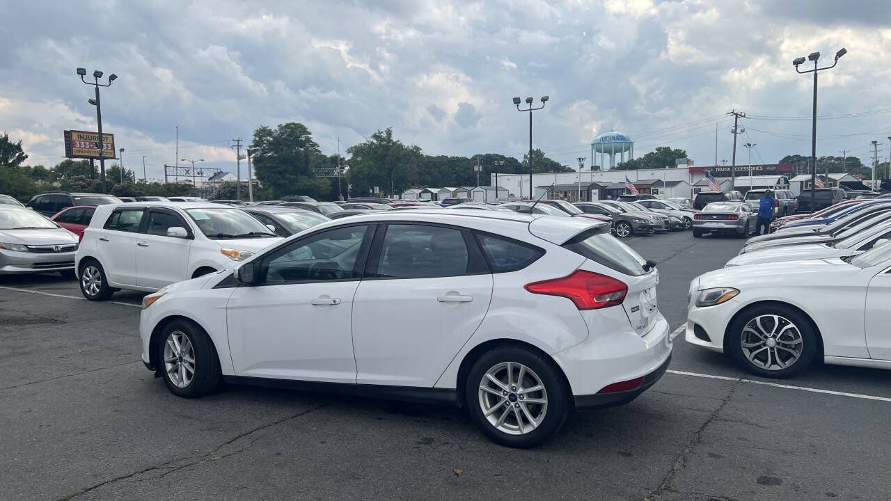 Used 2017 Ford Focus SE FWD image 10