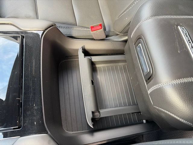 Used 2025 GMC Yukon Denali AWD/4WD image 27