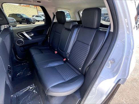 Used 2025 Land Rover Discovery Sport S image 19