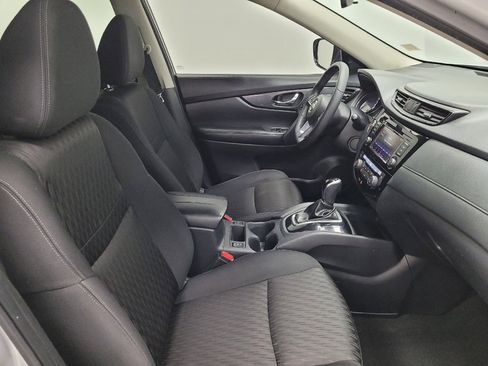 Used 2020 Nissan Rogue SV image 21