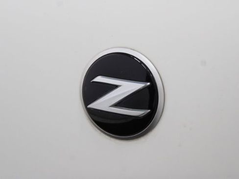 Used 2016 Nissan 370Z w/ Sport Package image 9