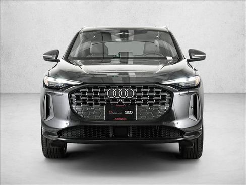 Certified 2025 Audi Q5 Premium w/ Convenience Package AWD/4WD image 2
