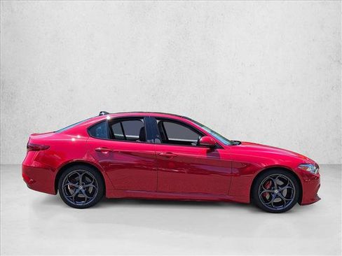 Used 2018 Alfa Romeo Giulia Ti Sport w/ Quick Order Package 22U Sport RWD image 4