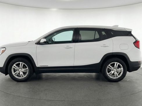 Used 2024 GMC Terrain SLE FWD image 5