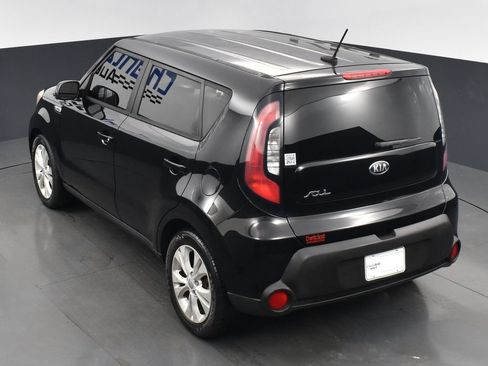 Used 2015 Kia Soul + FWD image 12