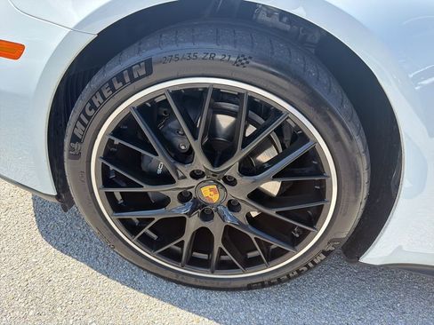 Used 2022 Porsche Panamera image 29