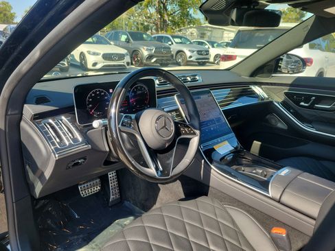 Certified 2025 Mercedes-Benz S 580 4MATIC Sedan image 18