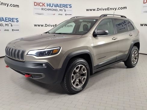 Used 2020 Jeep Cherokee Trailhawk w/ Cold Weather Group AWD/4WD image 1