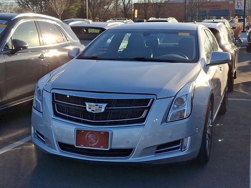 Used 2017 Cadillac XTS Luxury image 5