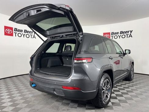 Used 2023 Jeep Grand Cherokee Trailhawk w/ Luxury Tech Group III image 19