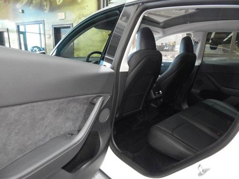 Used 2023 Tesla Model Y Long Range image 30