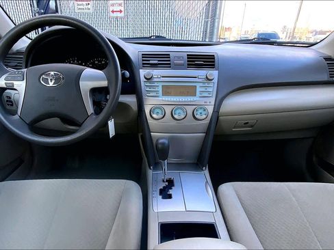 Used 2008 Toyota Camry LE image 16