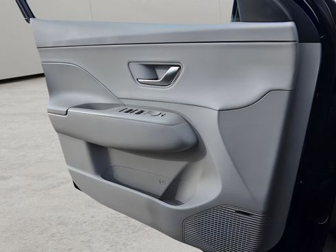 Used 2024 Hyundai Kona Limited image 16