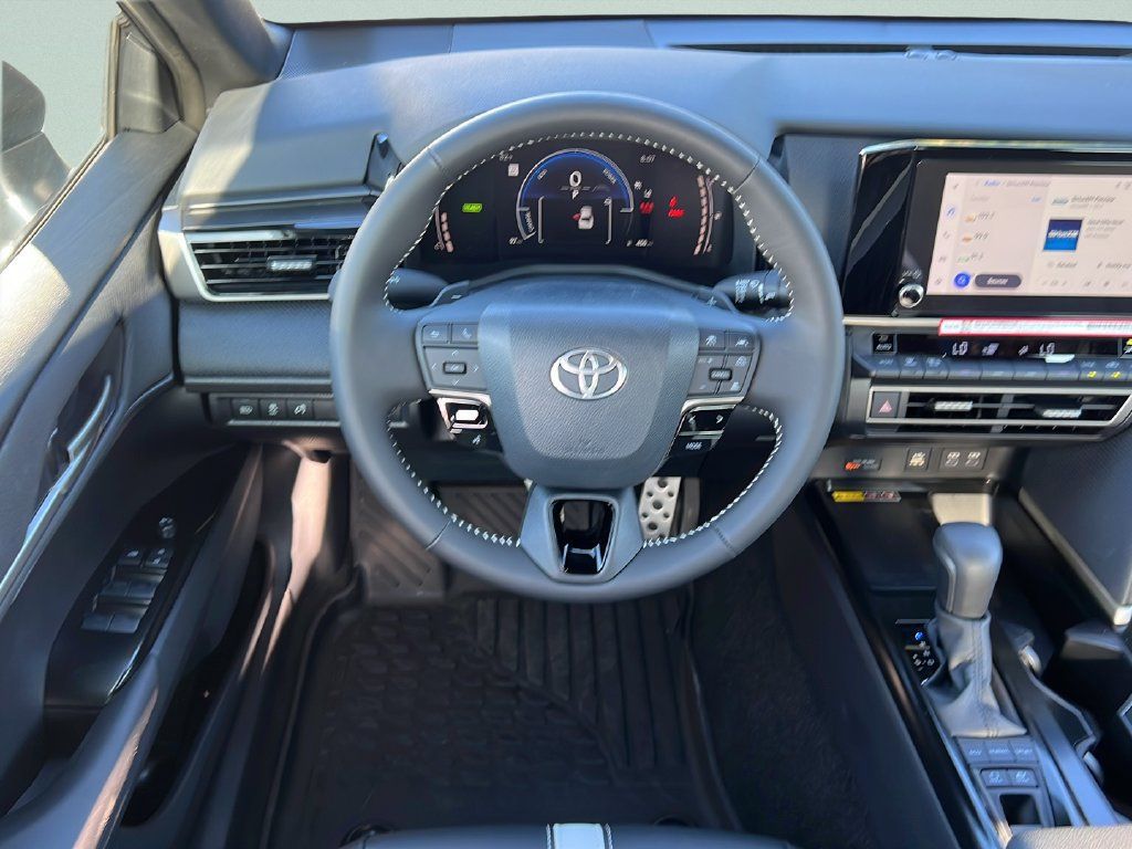 Used 2026 Toyota Camry SE w/ Convenience Package FWD image 11