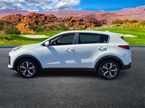 Used 2020 Kia Sportage LX image 7