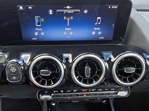 Used 2025 Mercedes-Benz GLA 250 image 23