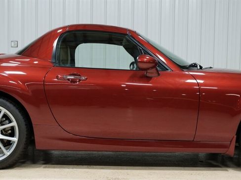Used 2009 MAZDA MX-5 Miata Grand Touring w/ Premium Pkg image 11