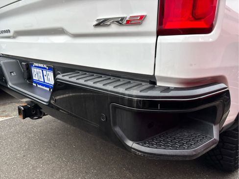 Certified 2024 Chevrolet Silverado 1500 ZR2 w/ Technology Package image 40