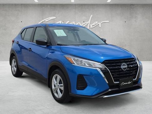 Used 2025 Nissan Kicks Play S FWD image 2