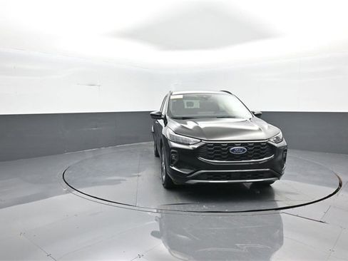 Used 2024 Ford Escape ST-Line Select w/ Tech Pack #1 image 2