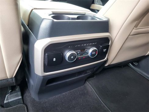Used 2022 Ford Expedition Limited image 15