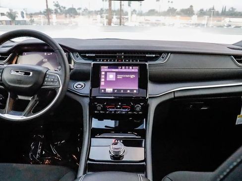 New 2025 Jeep Grand Cherokee L Laredo w/ Luxury Tech Group I image 13