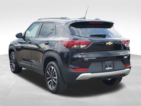 Used 2025 Chevrolet TrailBlazer LT AWD/4WD image 4