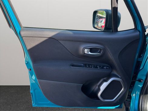 Used 2021 Jeep Renegade Latitude image 20