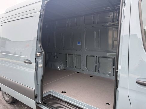 Used 2026 Mercedes-Benz Sprinter 2500 image 21