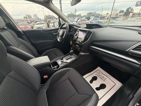 Used 2019 Subaru Forester Premium w/ All-Weather Package AWD/4WD image 12