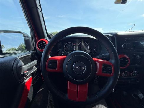 Used 2012 Jeep Wrangler Unlimited Sahara AWD/4WD image 20