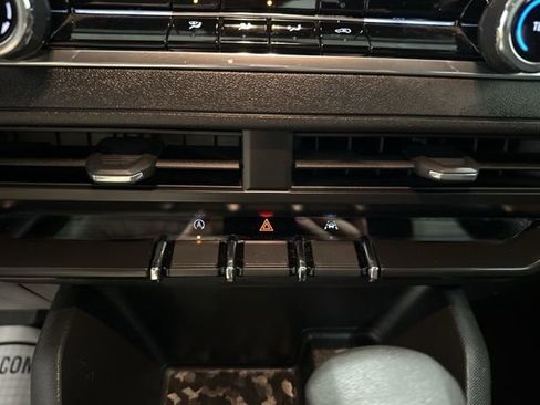 Used 2024 Chevrolet Colorado W/T image 26