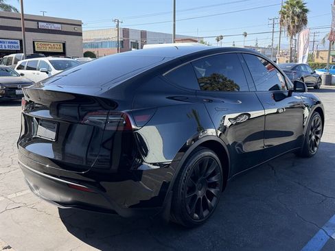 Used 2021 Tesla Model Y Long Range AWD/4WD image 7