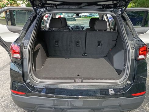 Used 2024 Chevrolet Equinox LS w/ LS Convenience Package FWD image 14