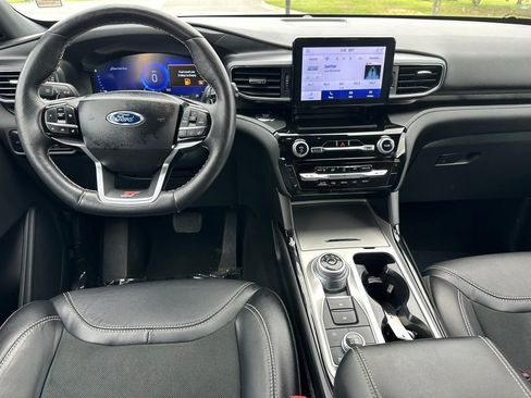 Used 2023 Ford Explorer ST AWD/4WD image 4