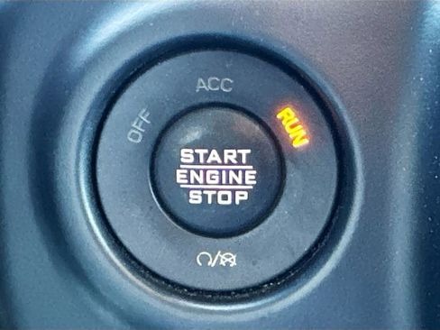 Used 2022 Jeep Wrangler Unlimited Sahara image 21