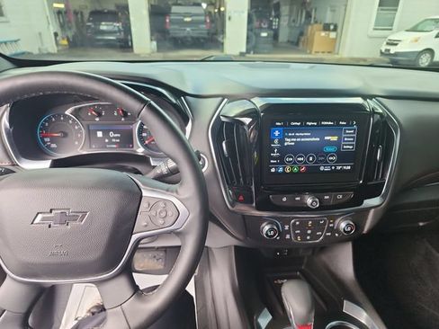 Used 2023 Chevrolet Traverse RS AWD/4WD image 12